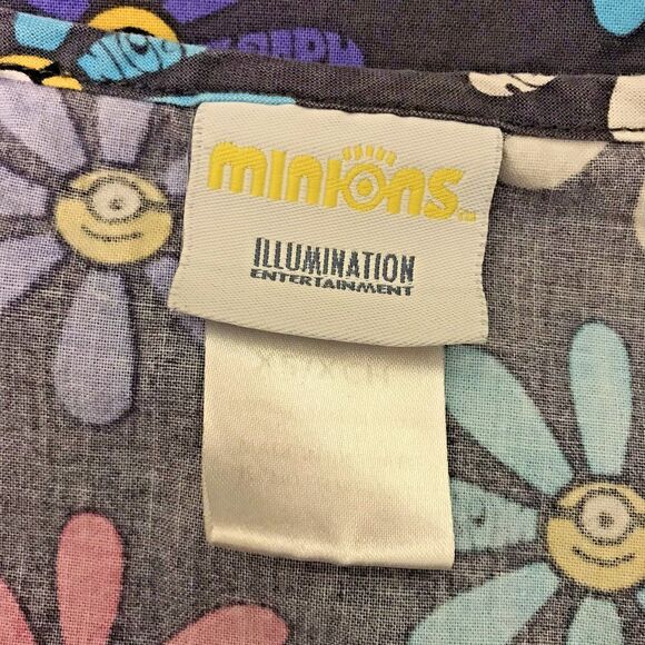 Minions Universal Studios Scrub Top Women's XS Despicable Me Floral 3 Pocket - Picture 6 of 9